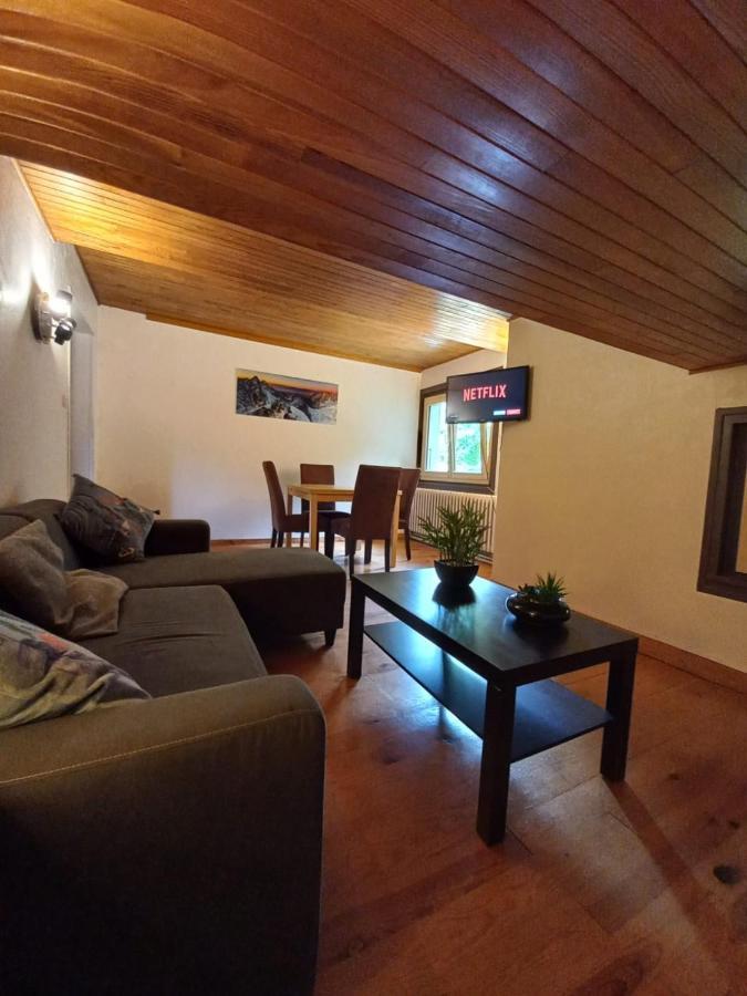 Logement Mansarde Dans Maison Avec Jardin En Bord De Piste, Vue Montagne Les Houches Exterior foto